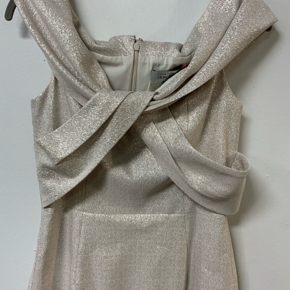 Teri Jon (8) silver metallic formal - Picture 2 of 3